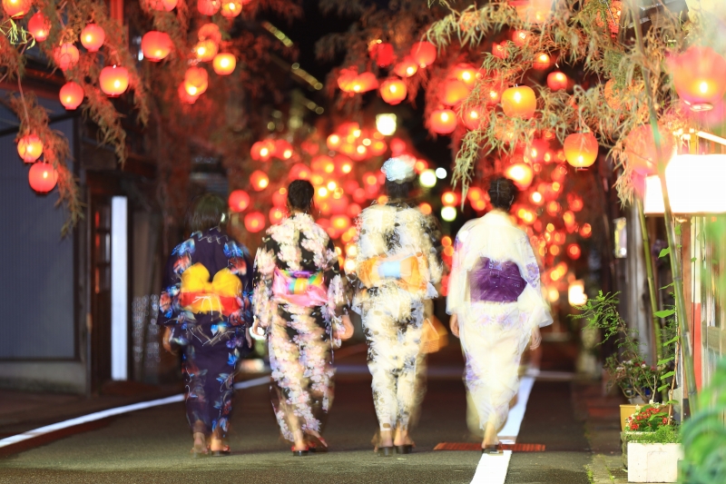 ノスタルジックな風情溢れる 提灯のトンネル Visit Deep Japan Keinan Spot 恵南文化遺産